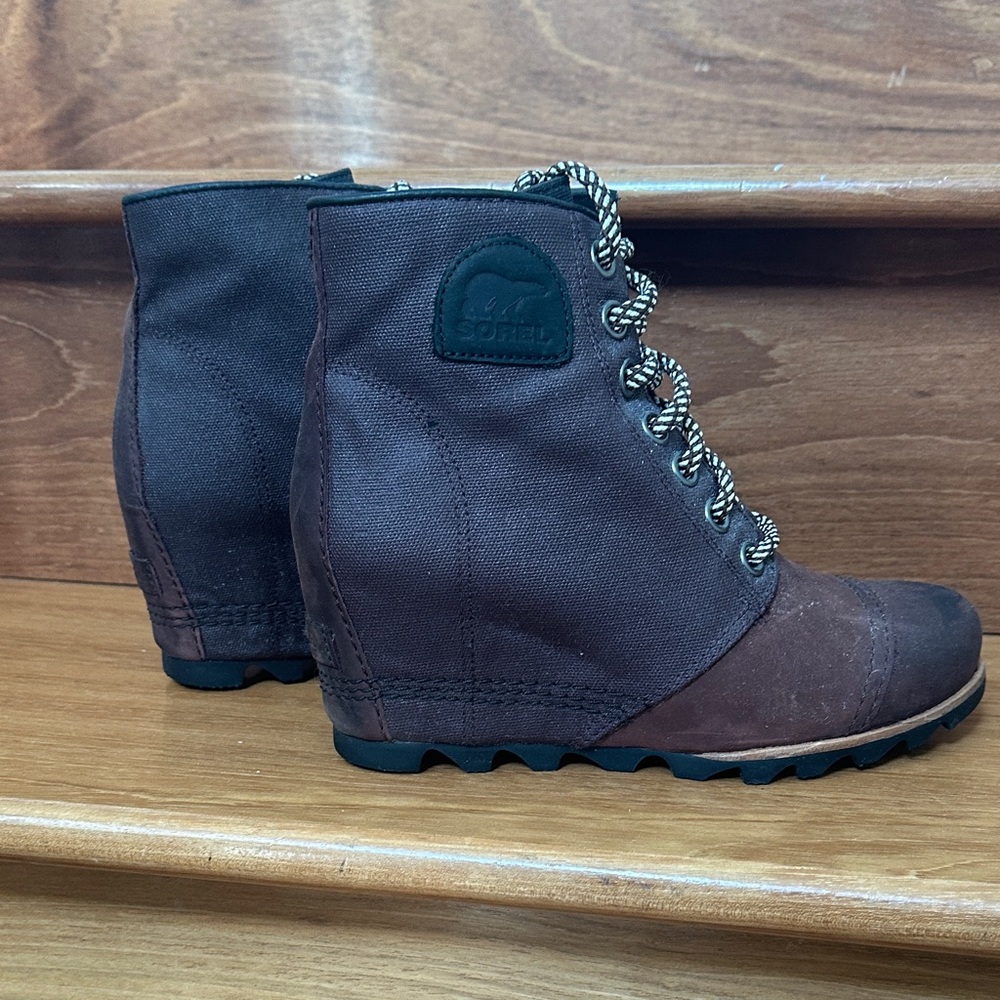 Sorel Joan of Artic Women's Chocolate Lace Up Wedge Boots